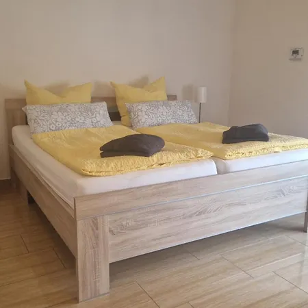 Lesenest דירה Krostitz